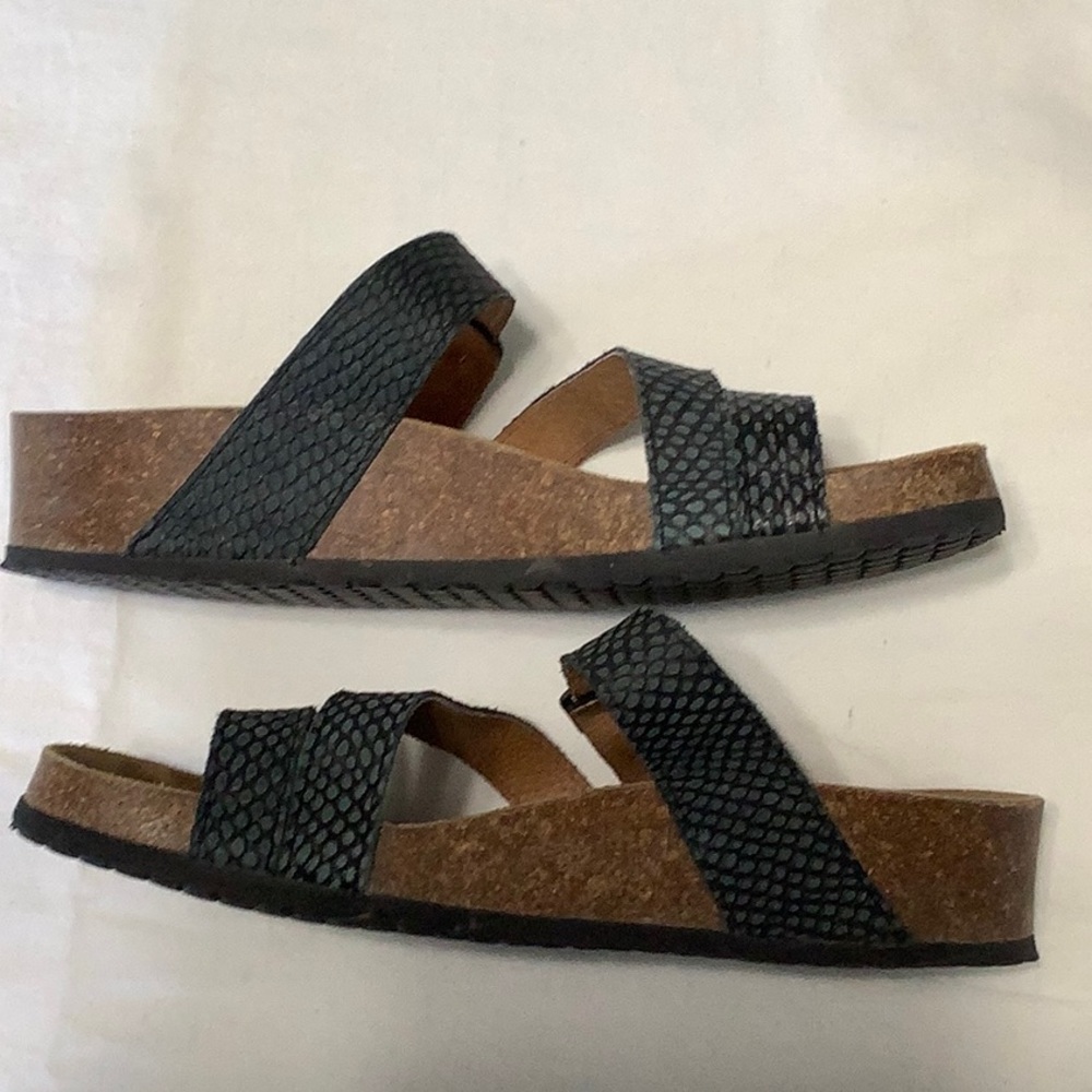 Spring Step Black Textured Sandals - Picture 7 of 7